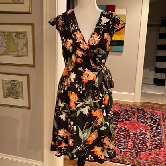 Wrap style floral print dress - Picture 1 of 7